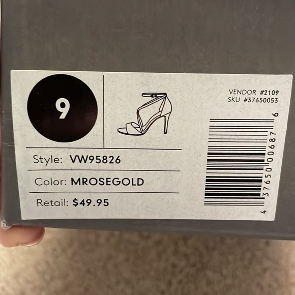 Idifu silver glitter heels . NIB. Never worn. Size 8.5 - Picture 4 of 8